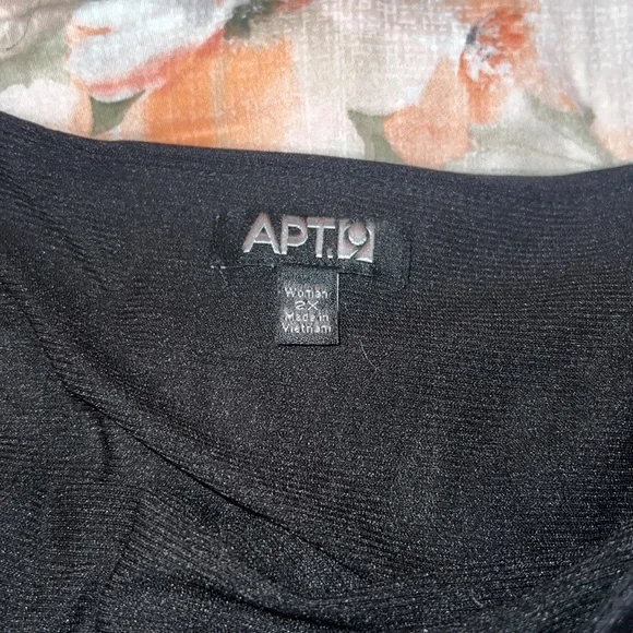 Black and white printed blouse - Picture 4 of 4